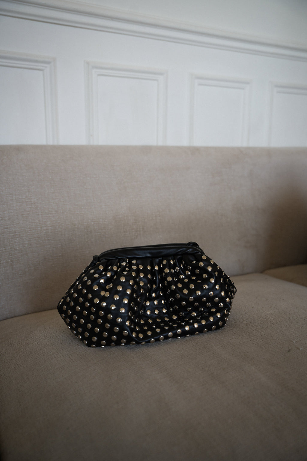 Bolso Con Tachuelas Mark - Negro