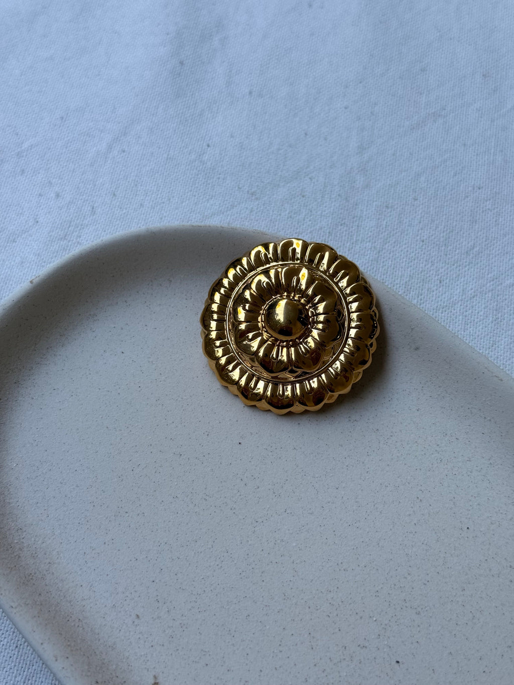 Vintage Brooch - Gold-Tone Floral Motif