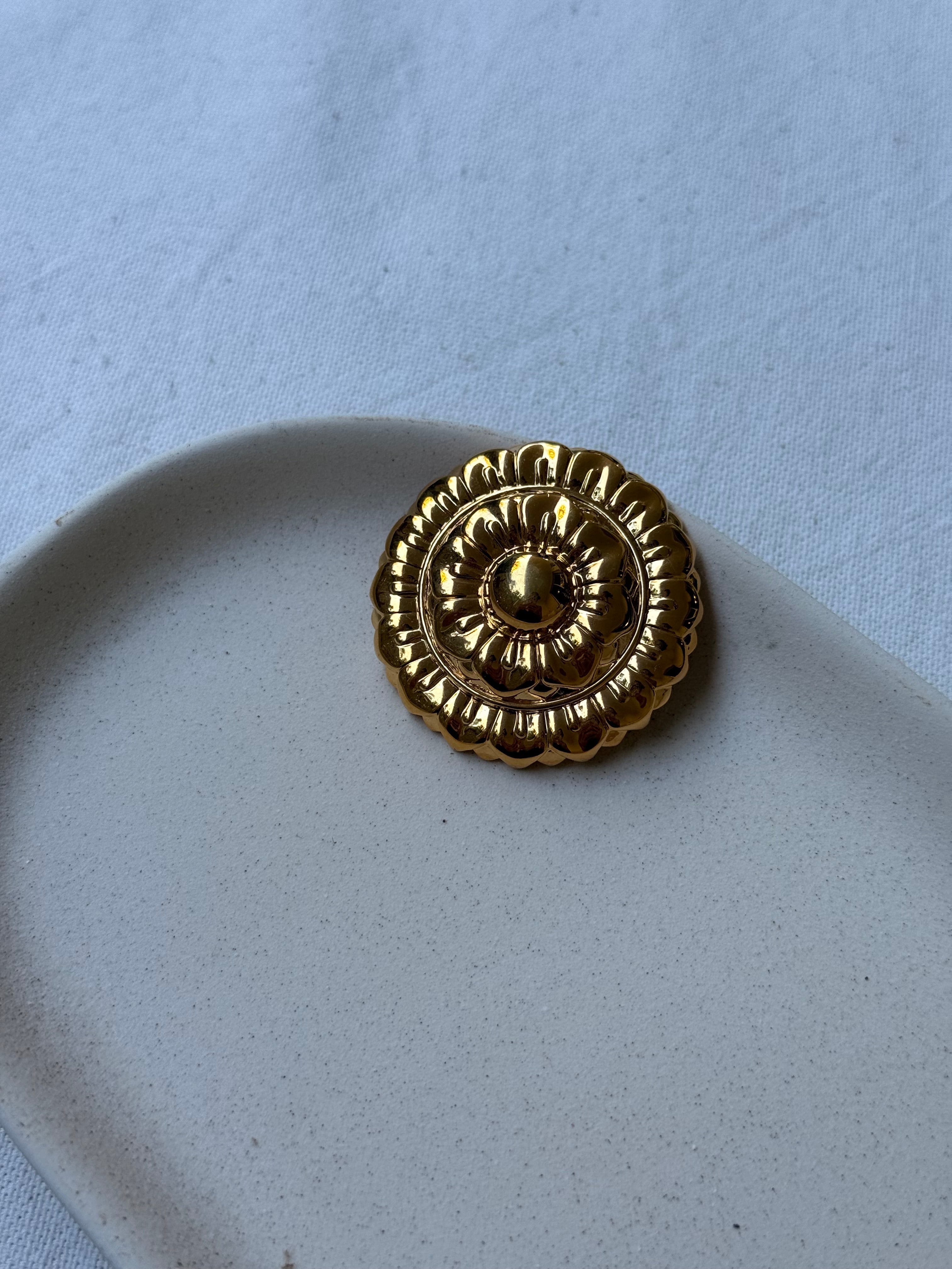 Vintage Brooch - Gold-Tone Floral Motif