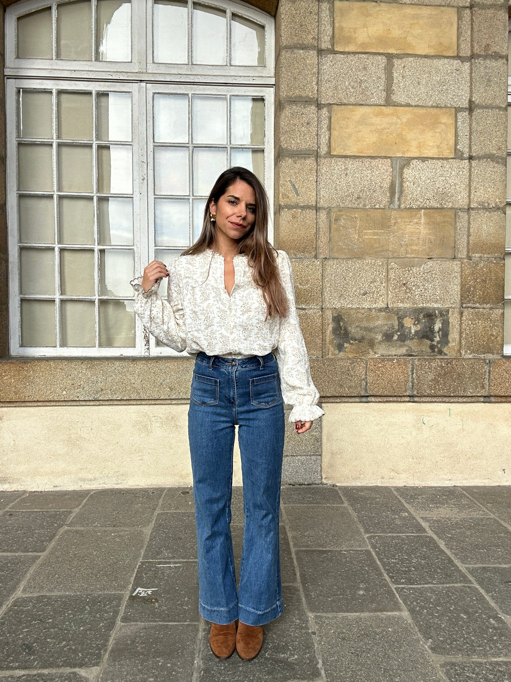 Amélia beige floral blouse