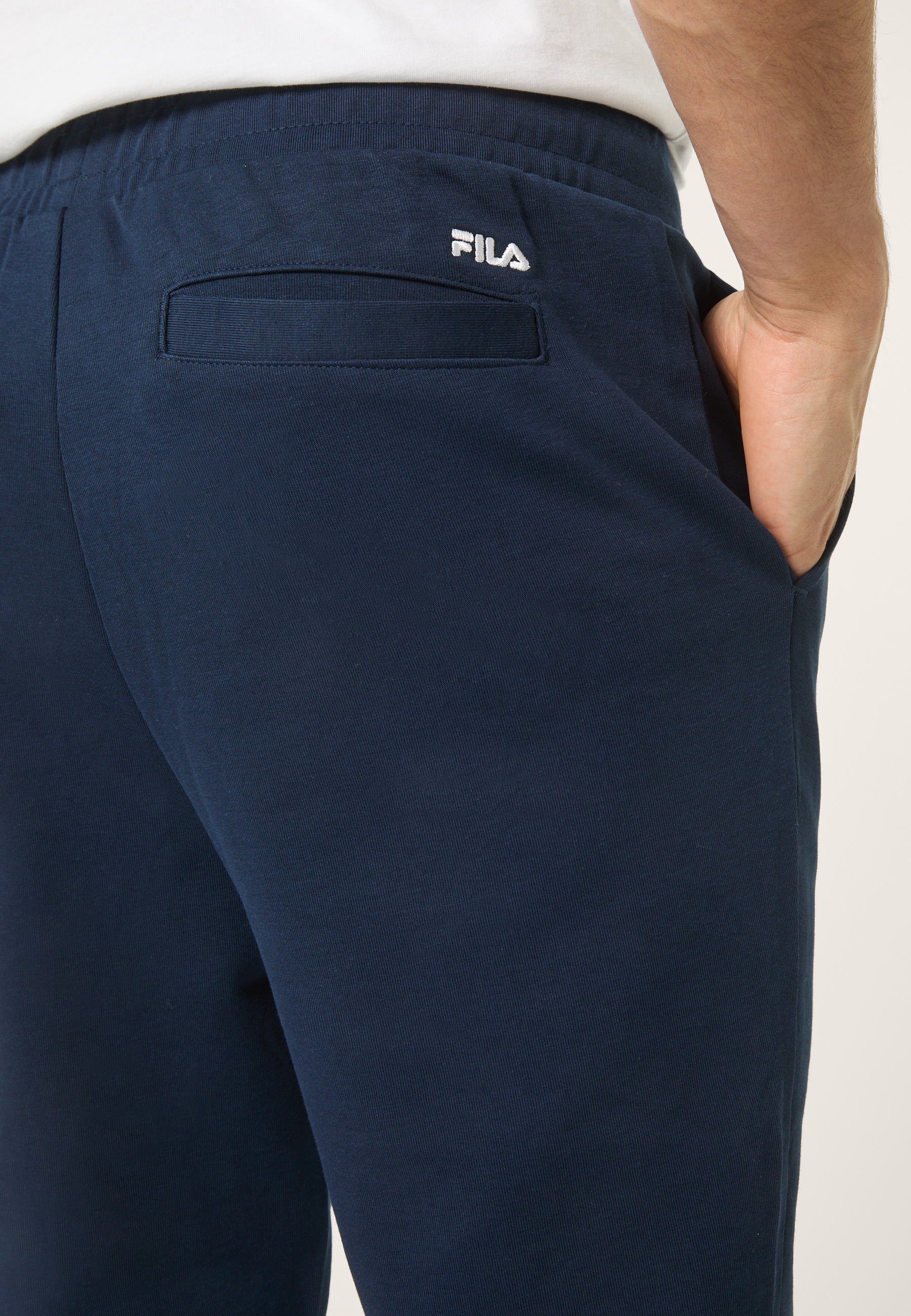 Pantalones deportivos cortos y delgados elegantes - Iris Black