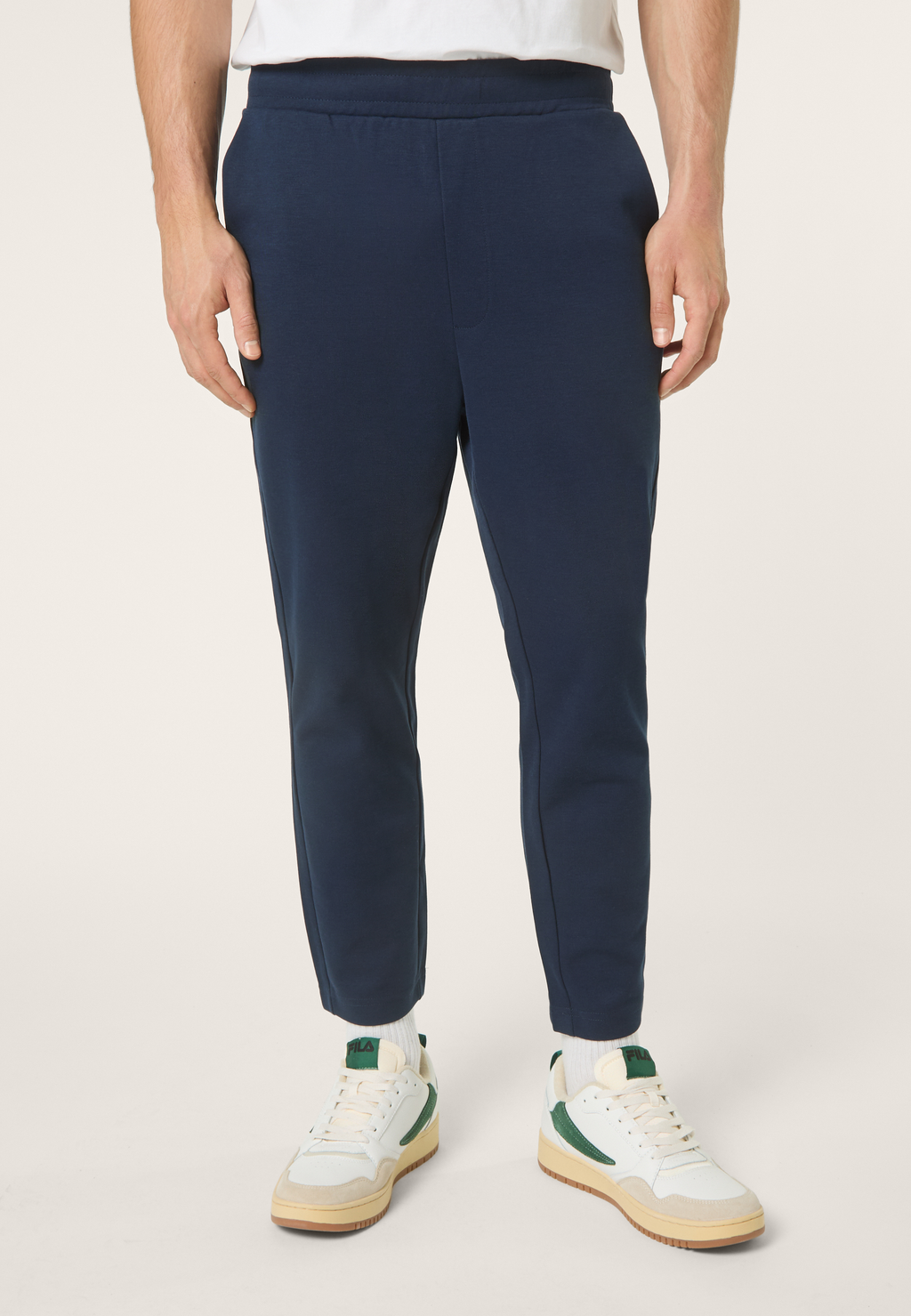 Pantalones deportivos cortos y delgados elegantes - Iris Black