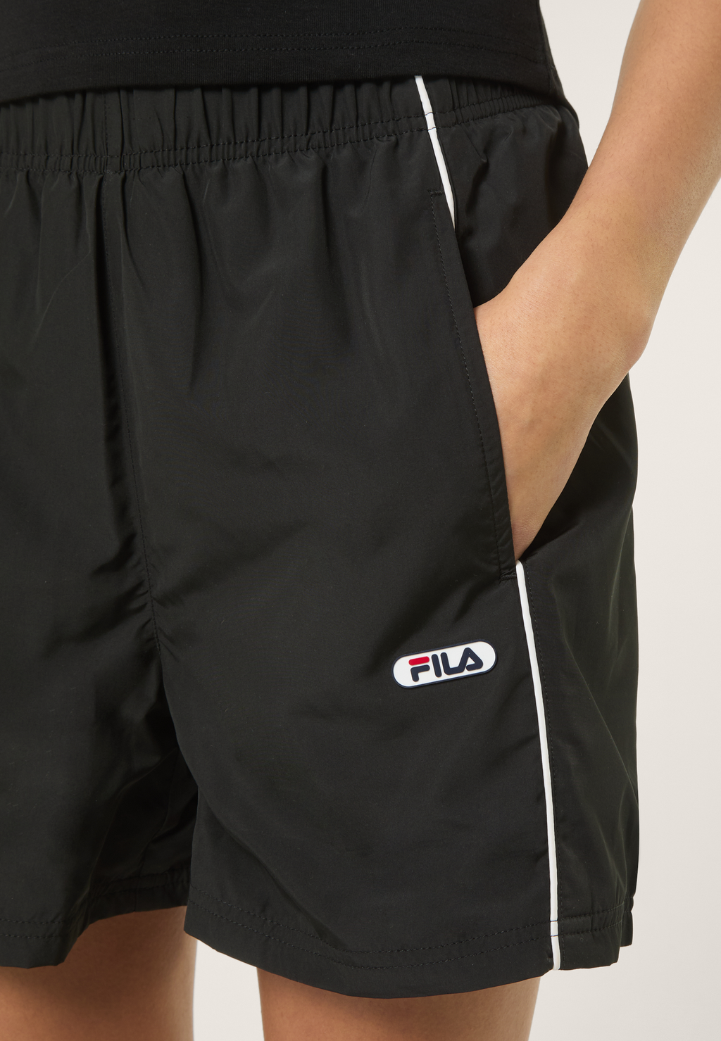 Shorts tejidos con ribetes sueltos en contraste - Negro