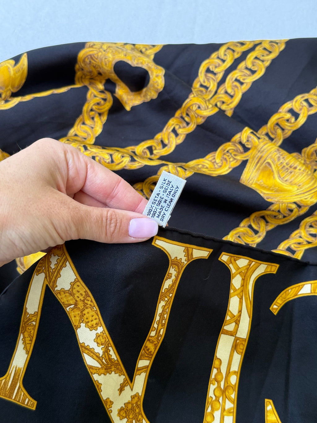 Bufanda Nina Ricci – Cadenas Y Monograma