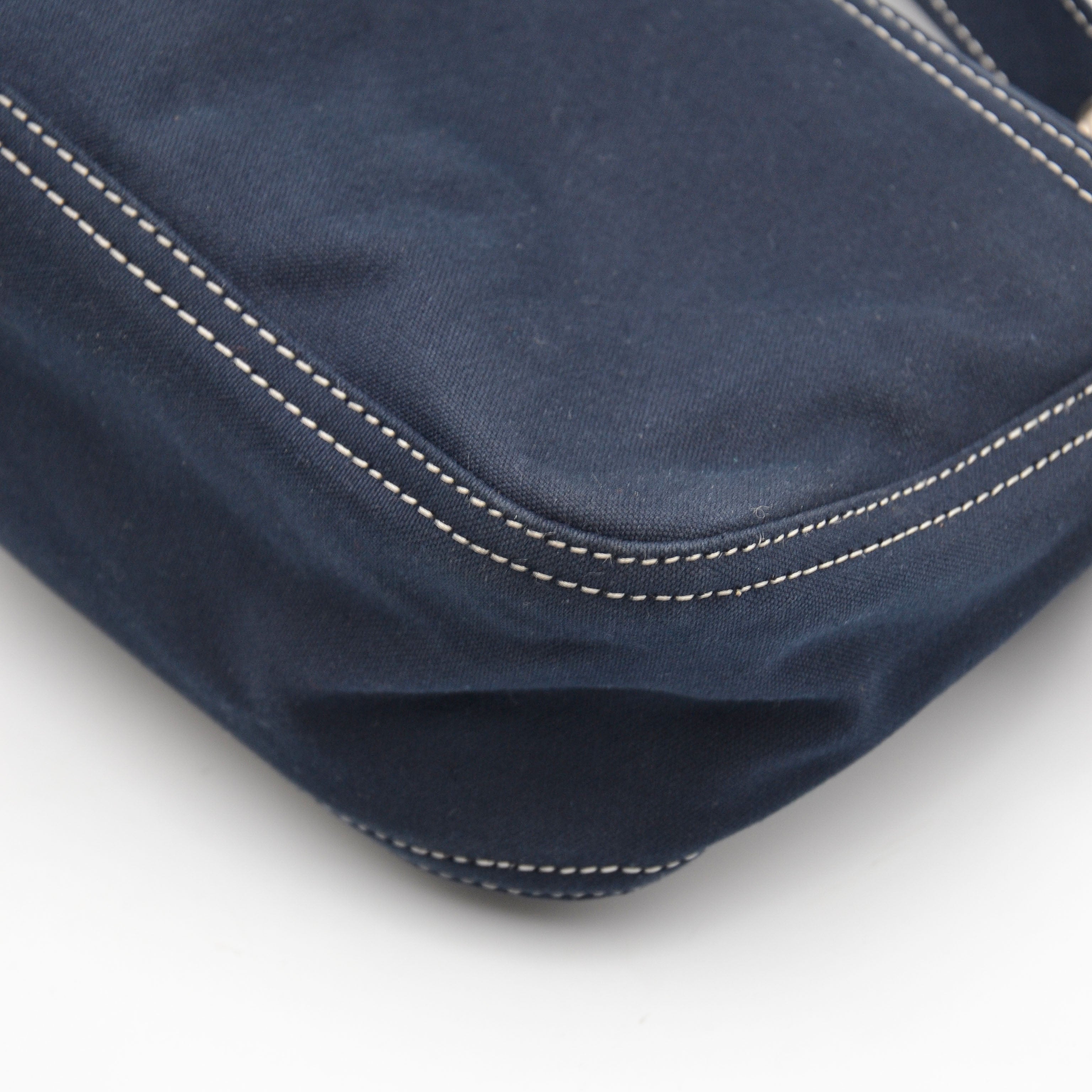 Sac Fendi Baguette Toile Bleu Marine Fermoir Ff Émail Vintage