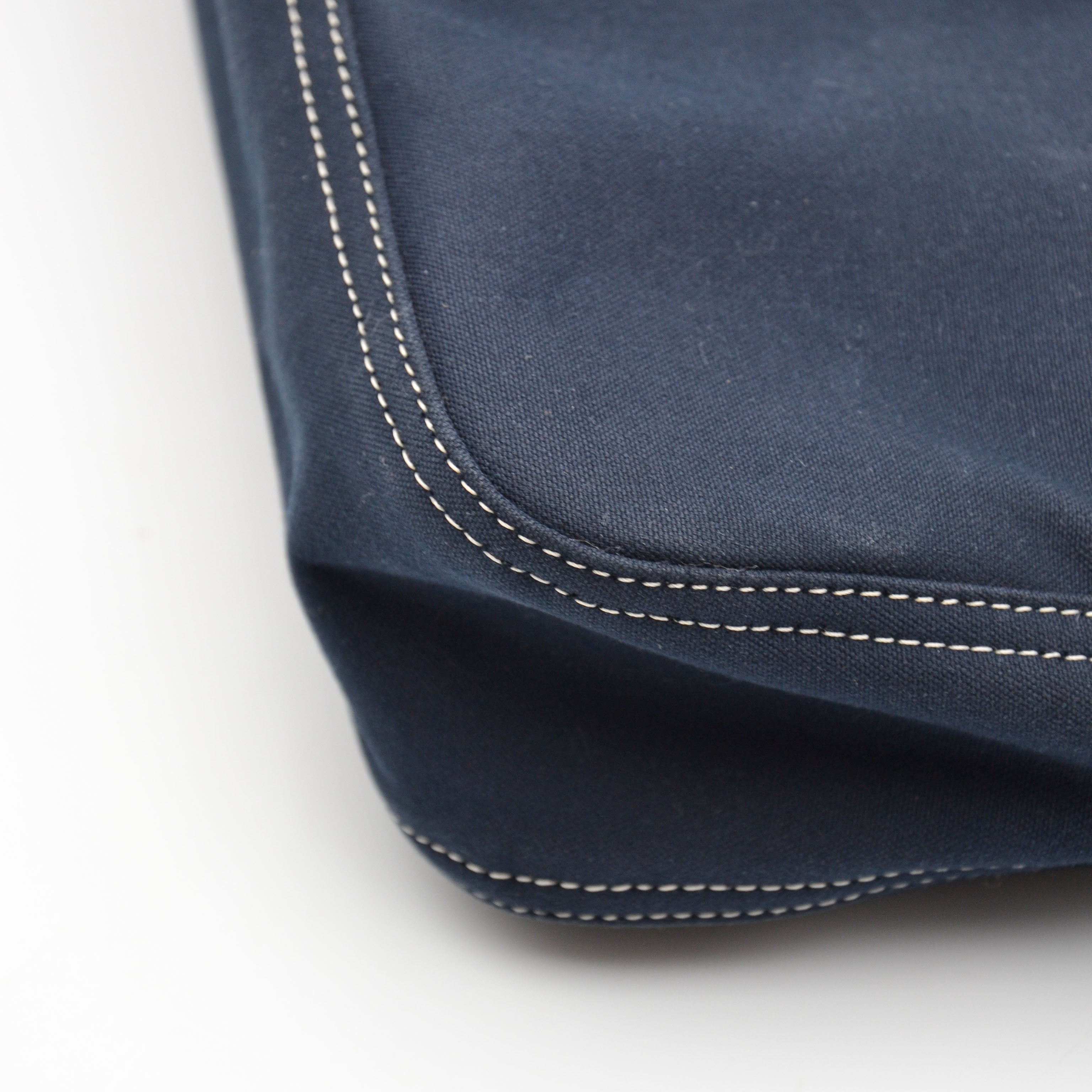 Sac Fendi Baguette Toile Bleu Marine Fermoir Ff Émail Vintage