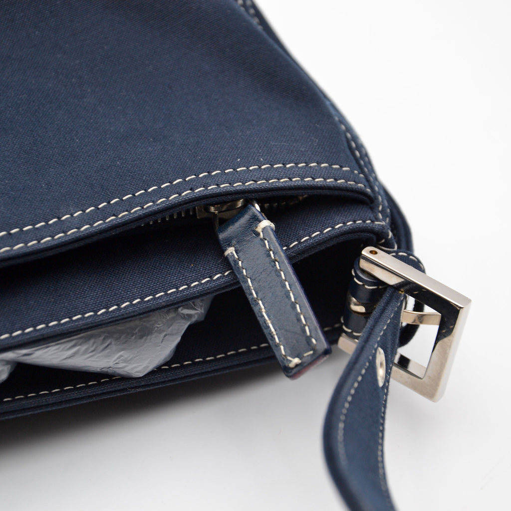 Sac Fendi Baguette Toile Bleu Marine Fermoir Ff Émail Vintage
