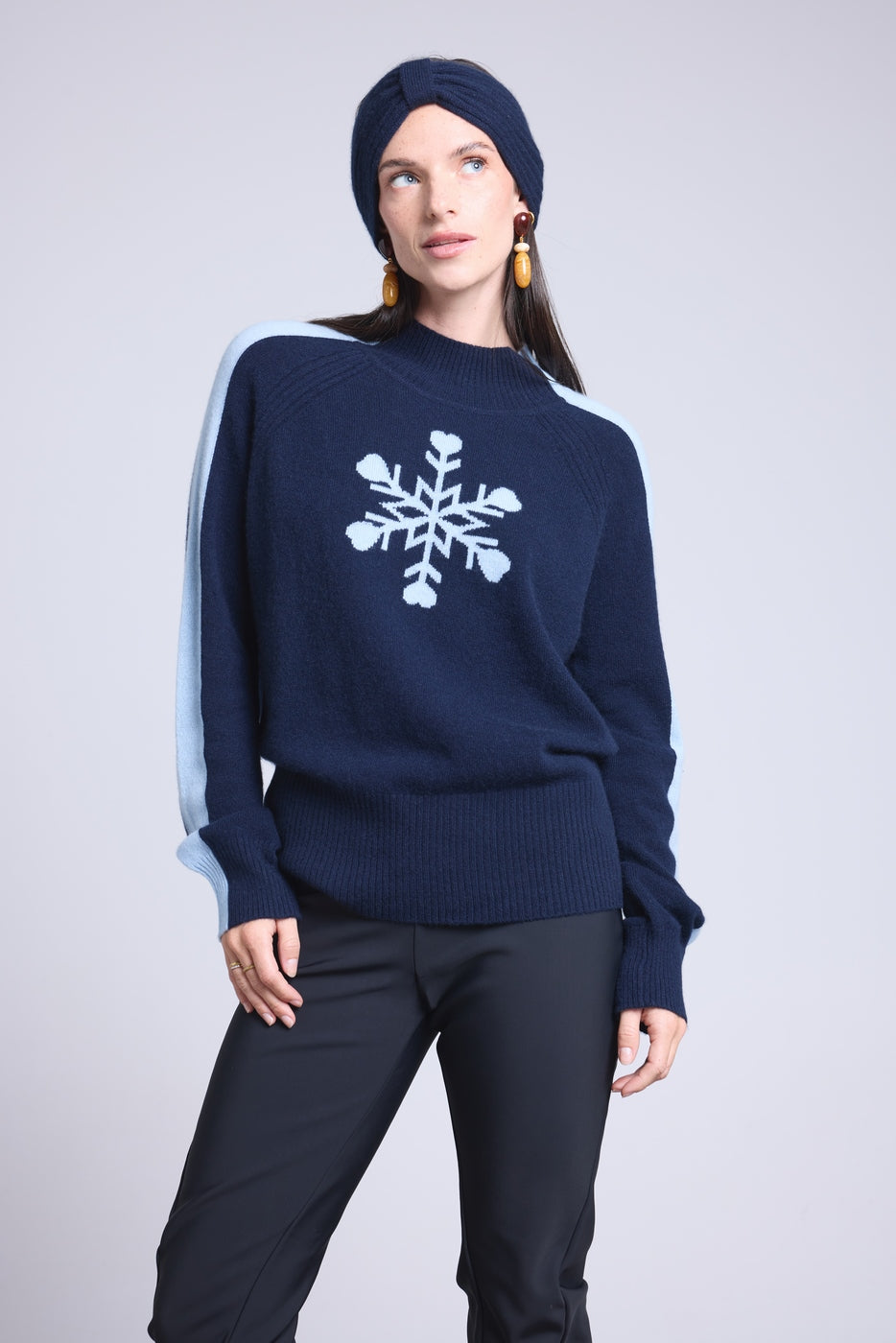 Jersey de cuello alto con gran copo de nieve Flora - Azul marino azul cielo - Mujer