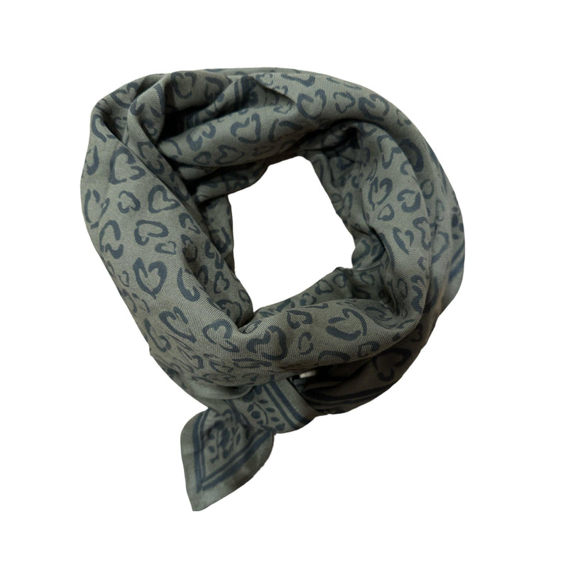 Bufandas de Bebé, Niño y Adulto Ven y descubre nuestras bufandas para toda la familia, confeccionadas en la India mediante el método blockprint.