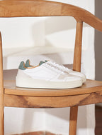Sneakers Con Cordones Vasco - Blanco & Cedro - Mujer