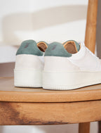 Sneakers Con Cordones Vasco - Blanco & Cedro - Mujer