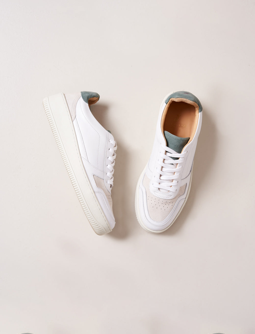 Sneakers Con Cordones Vasco - Blanco & Cedro - Mujer