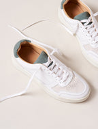 Sneakers Con Cordones Vasco - Blanco & Cedro - Mujer