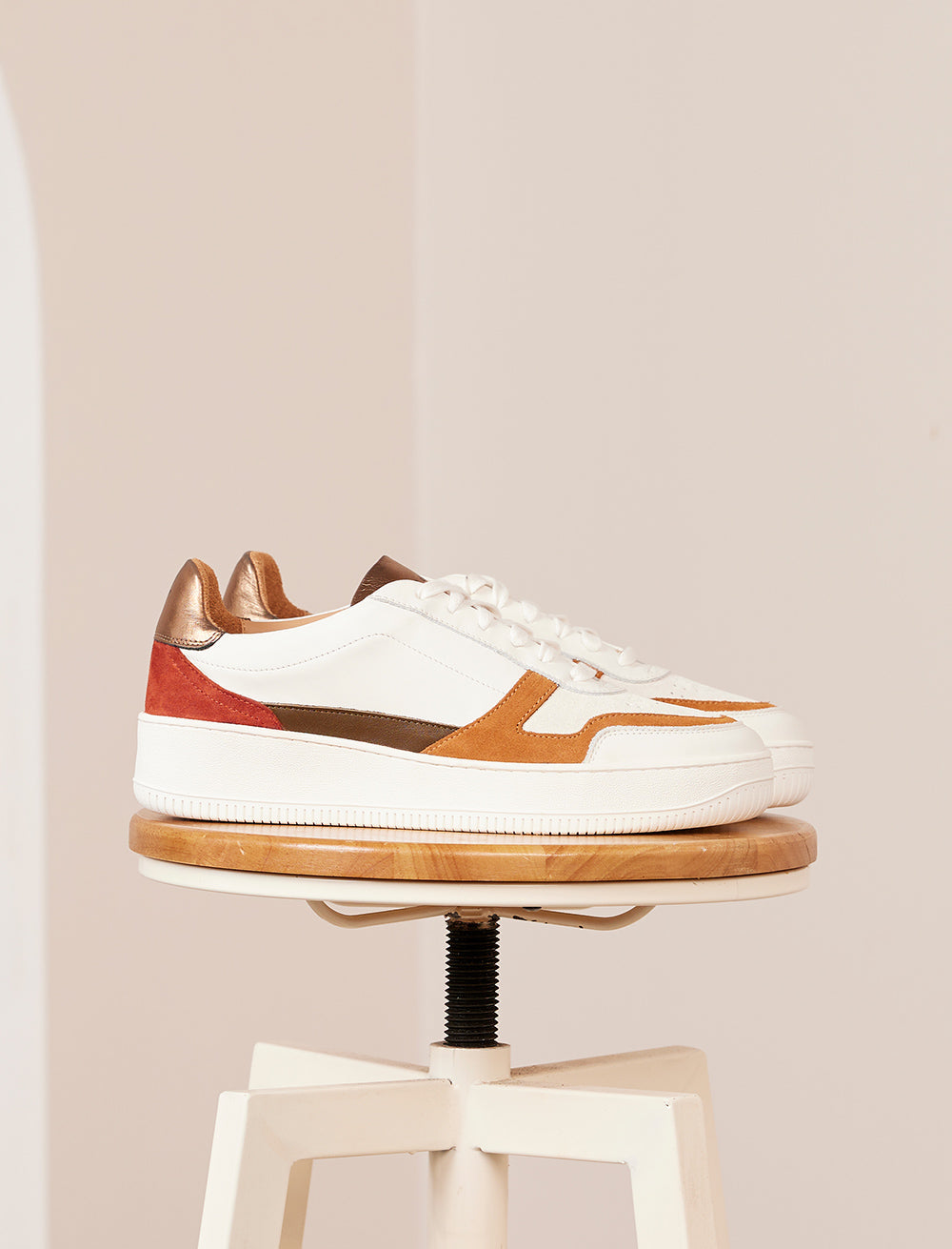 Sneakers Con Cordones Vasco - Blanco, Óxido & Bronce - Mujer