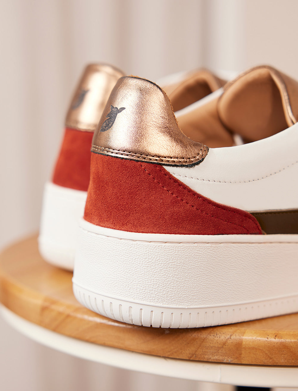 Sneakers Con Cordones Vasco - Blanco, Óxido & Bronce - Mujer