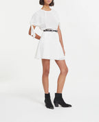 Vestido corto de seda blanco con mangas anudadas - Mujer