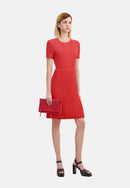Robe Courte Avec Ouverture Dos Et Details De Points