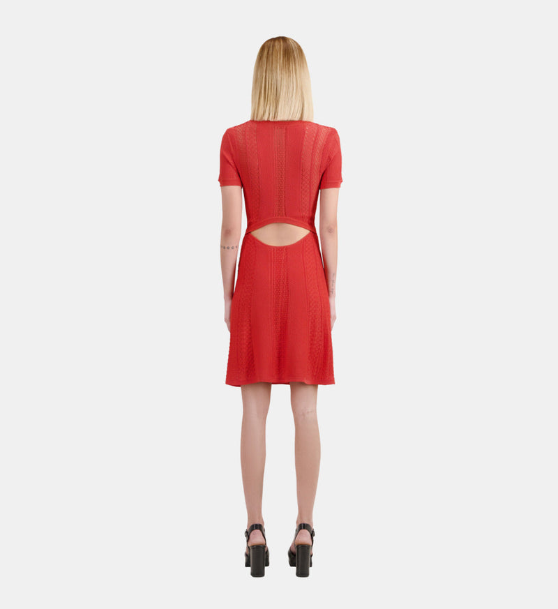Robe Courte Avec Ouverture Dos Et Details De Points