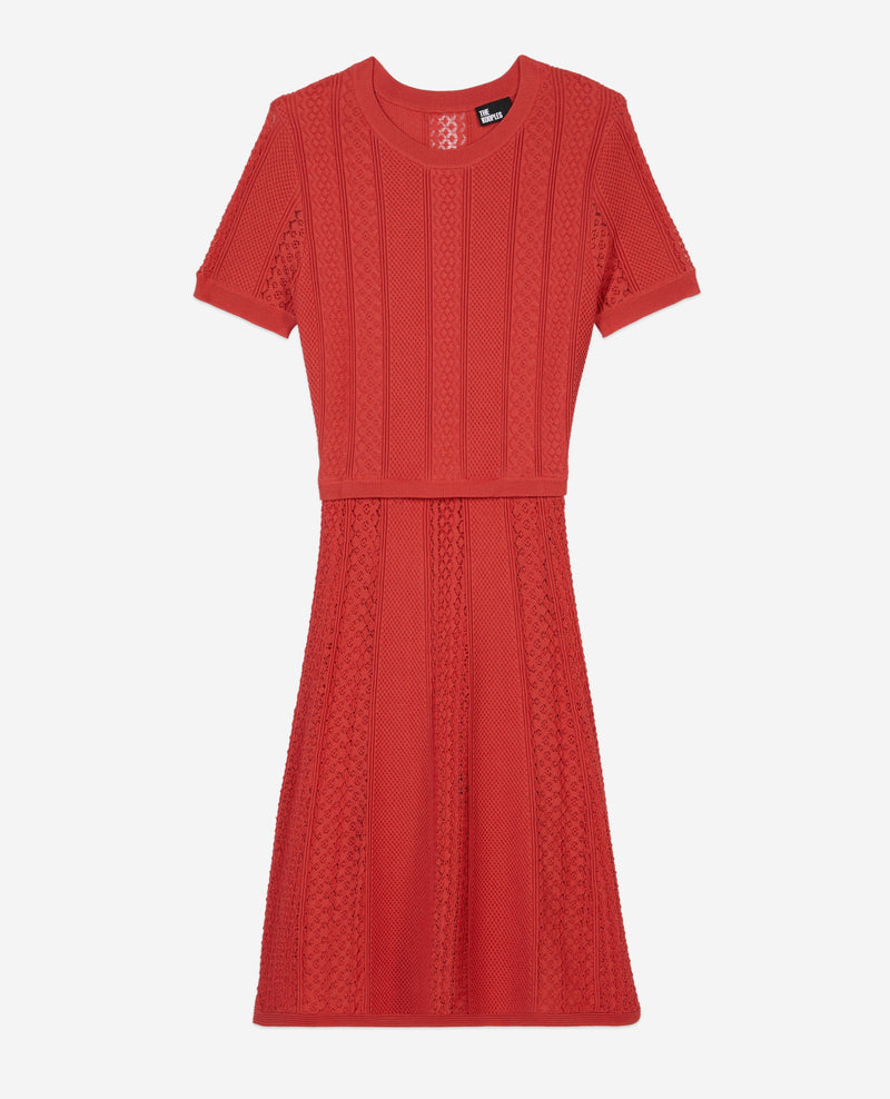 Robe Courte Avec Ouverture Dos Et Details De Points