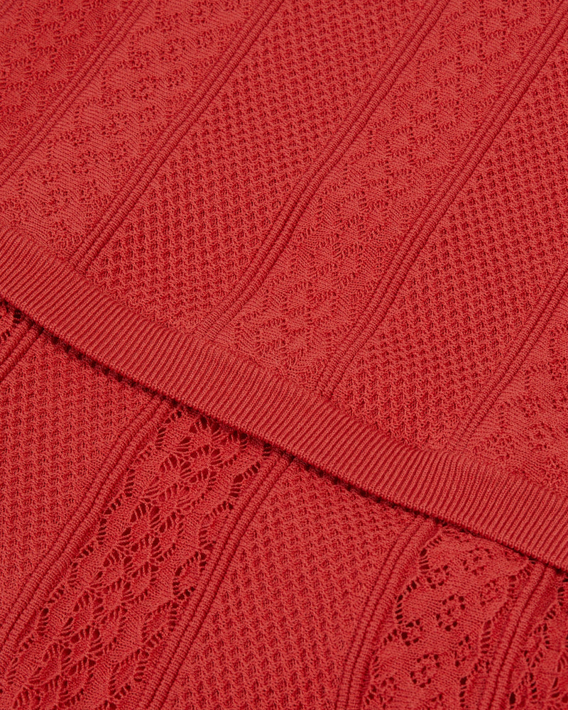 Robe Courte Avec Ouverture Dos Et Details De Points