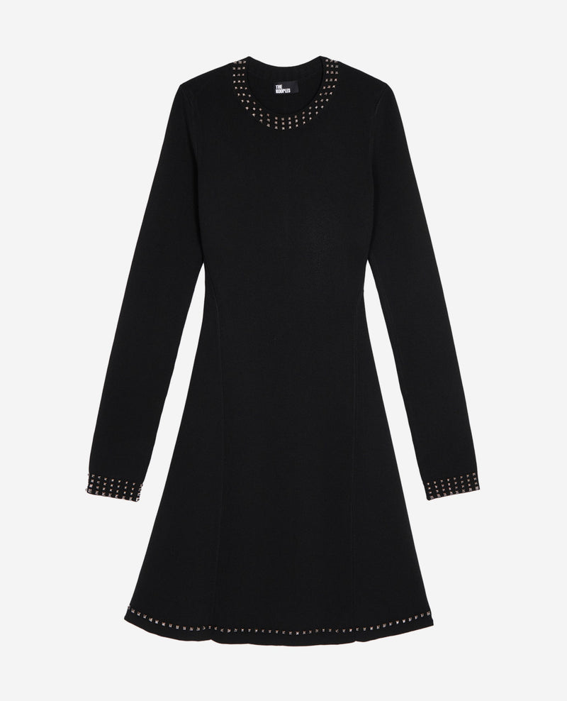 Robe Evasee Et Details De Studs