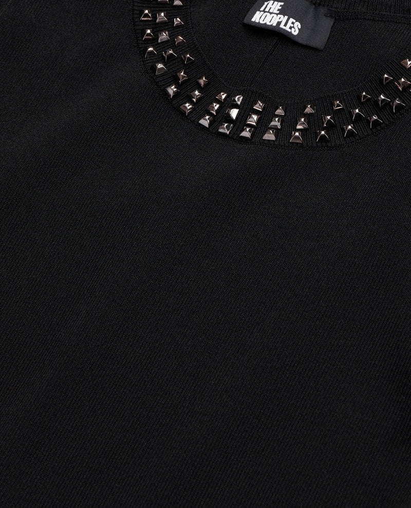 Robe Evasee Et Details De Studs