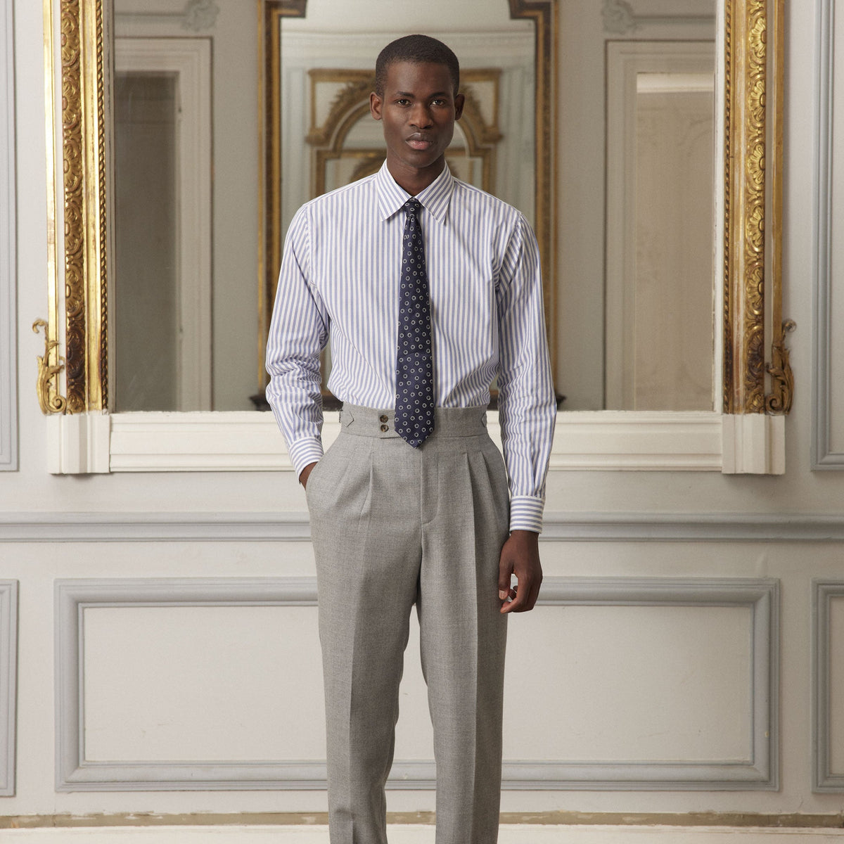 Chemise À Rayures Bleues Et Blanches