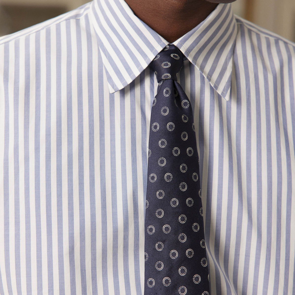 Chemise À Rayures Bleues Et Blanches