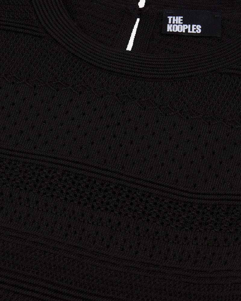 Top Sans Manches Et Details De Points