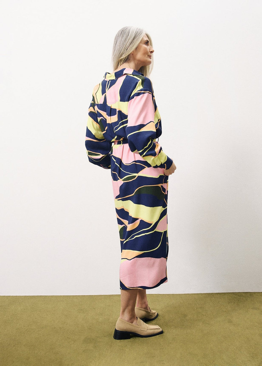 Robe Cindel - Hills