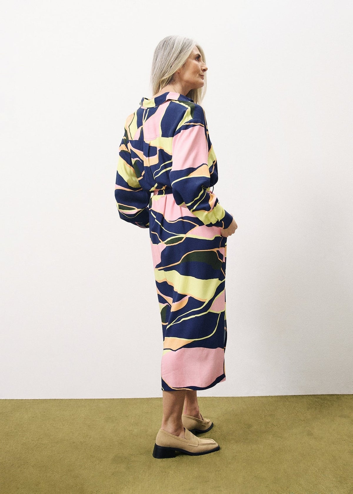 Robe Cindel - Hills
