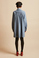Loose-fitting short dress with back shoulders - Blue