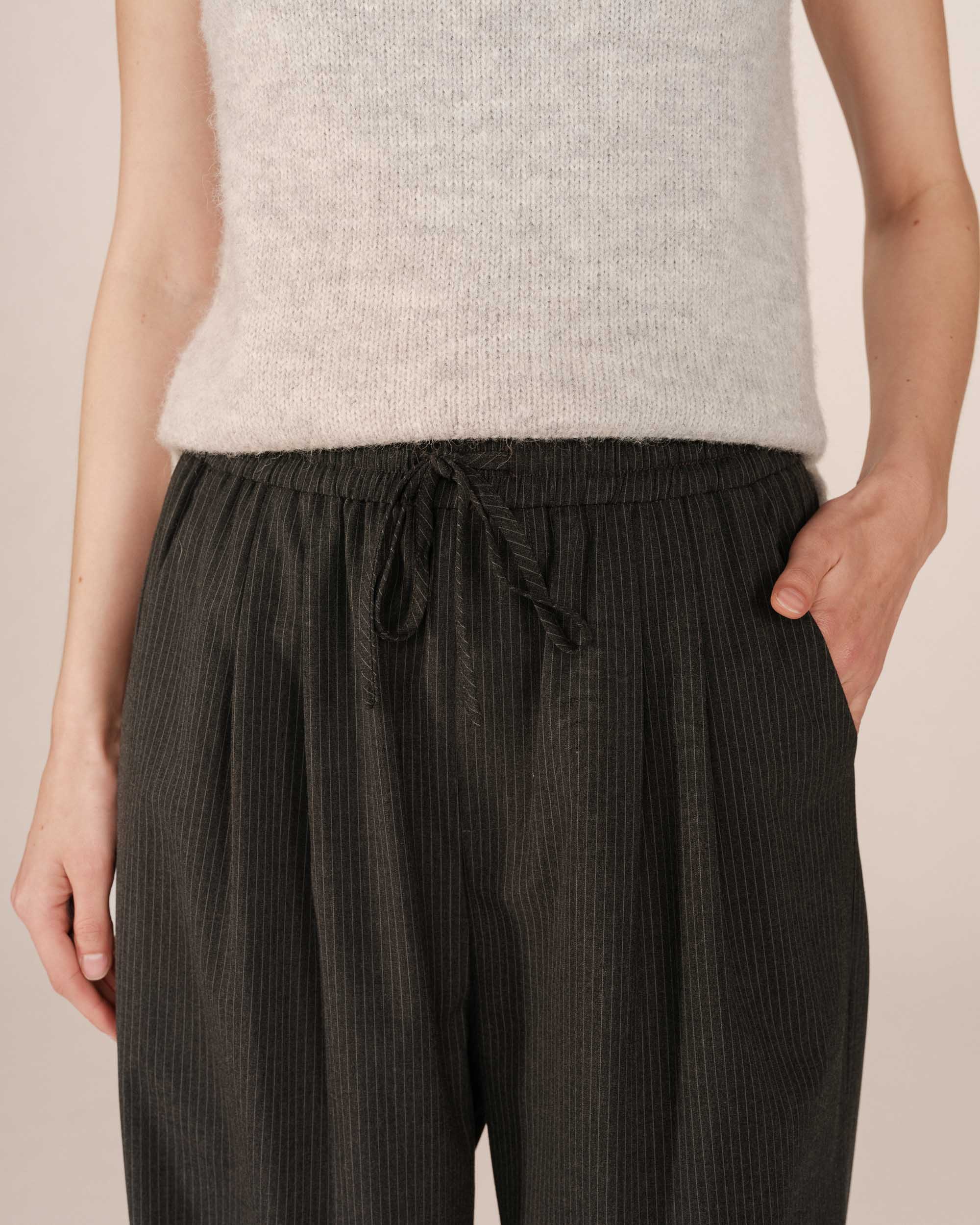 Pantalón a Rayas Antracita Stay