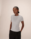 Camiseta gris con cuello redondo Sure