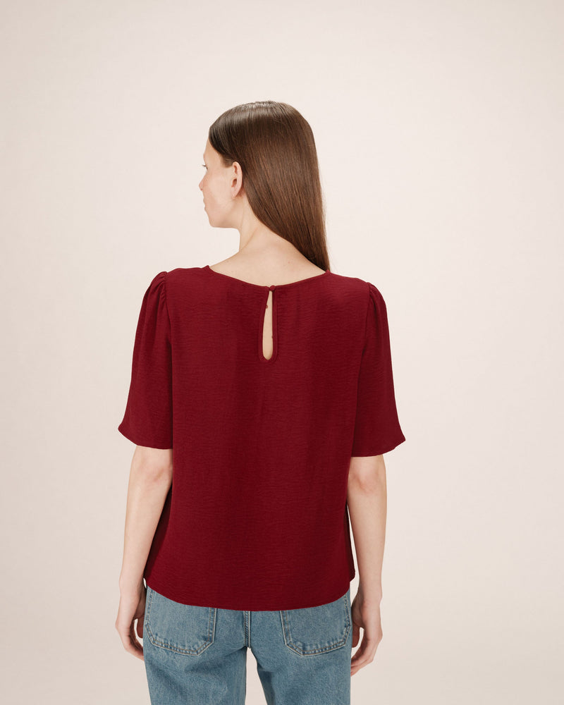 Top fluido cuello redondo Burdeos Brillo
