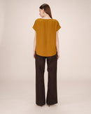 Top fluido cuello pico Temporada Ocre