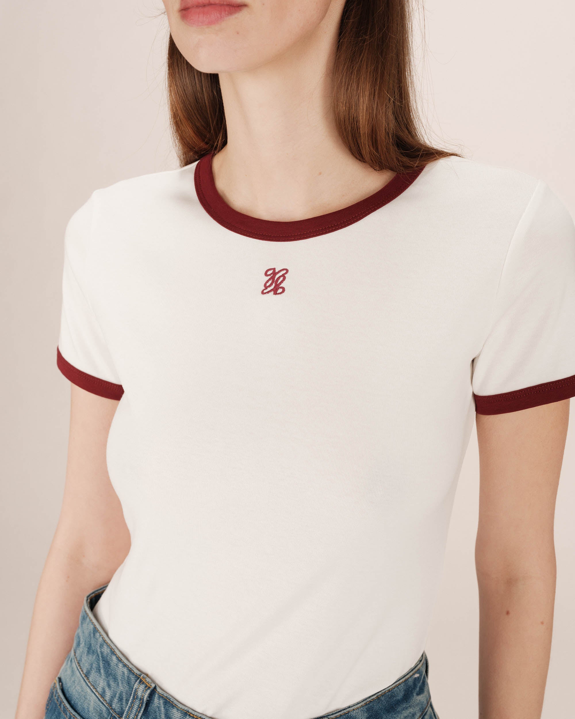 Camiseta Monograma G&M Bordado Crudo Sany