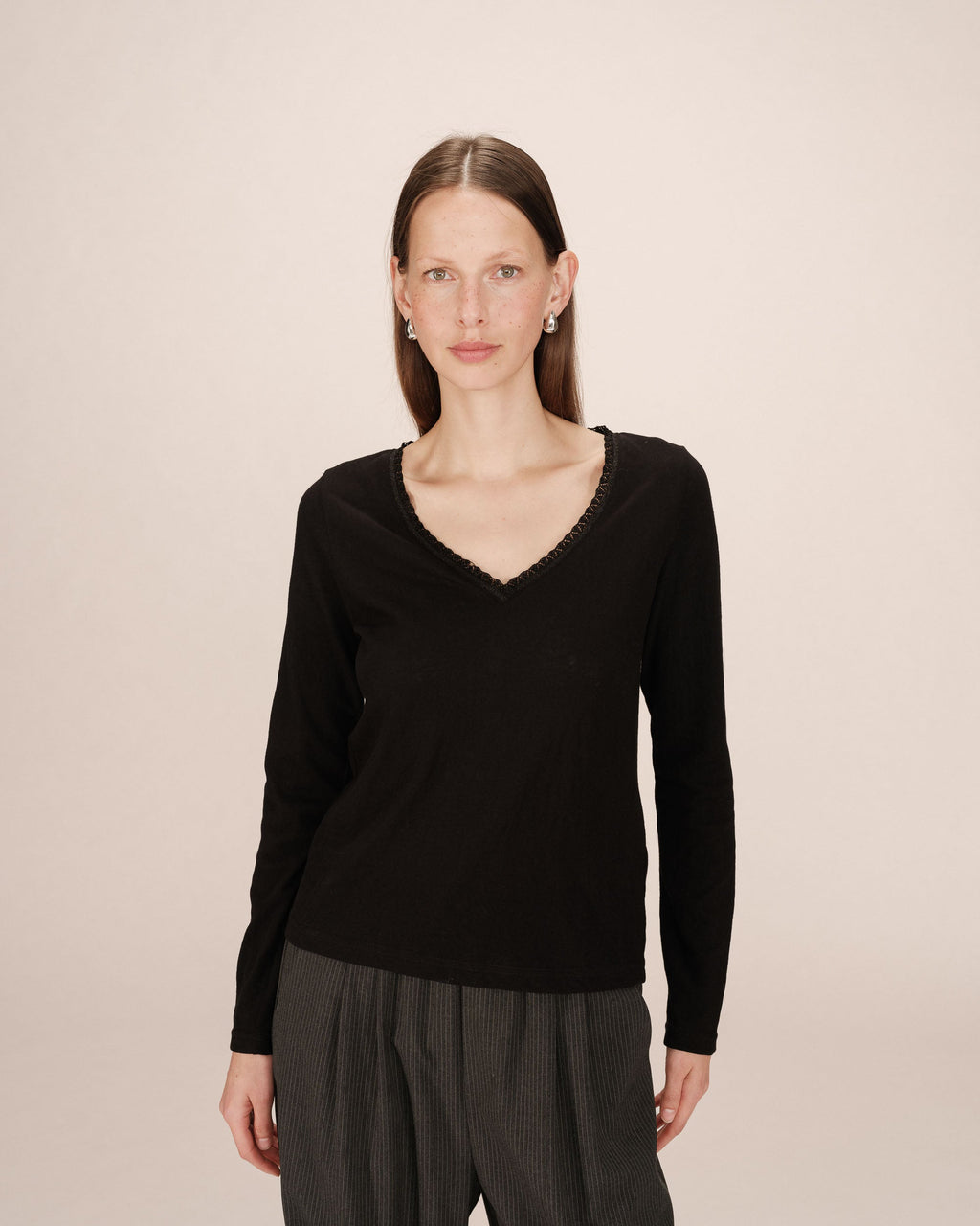 V-Neck T-Shirt Black Selton