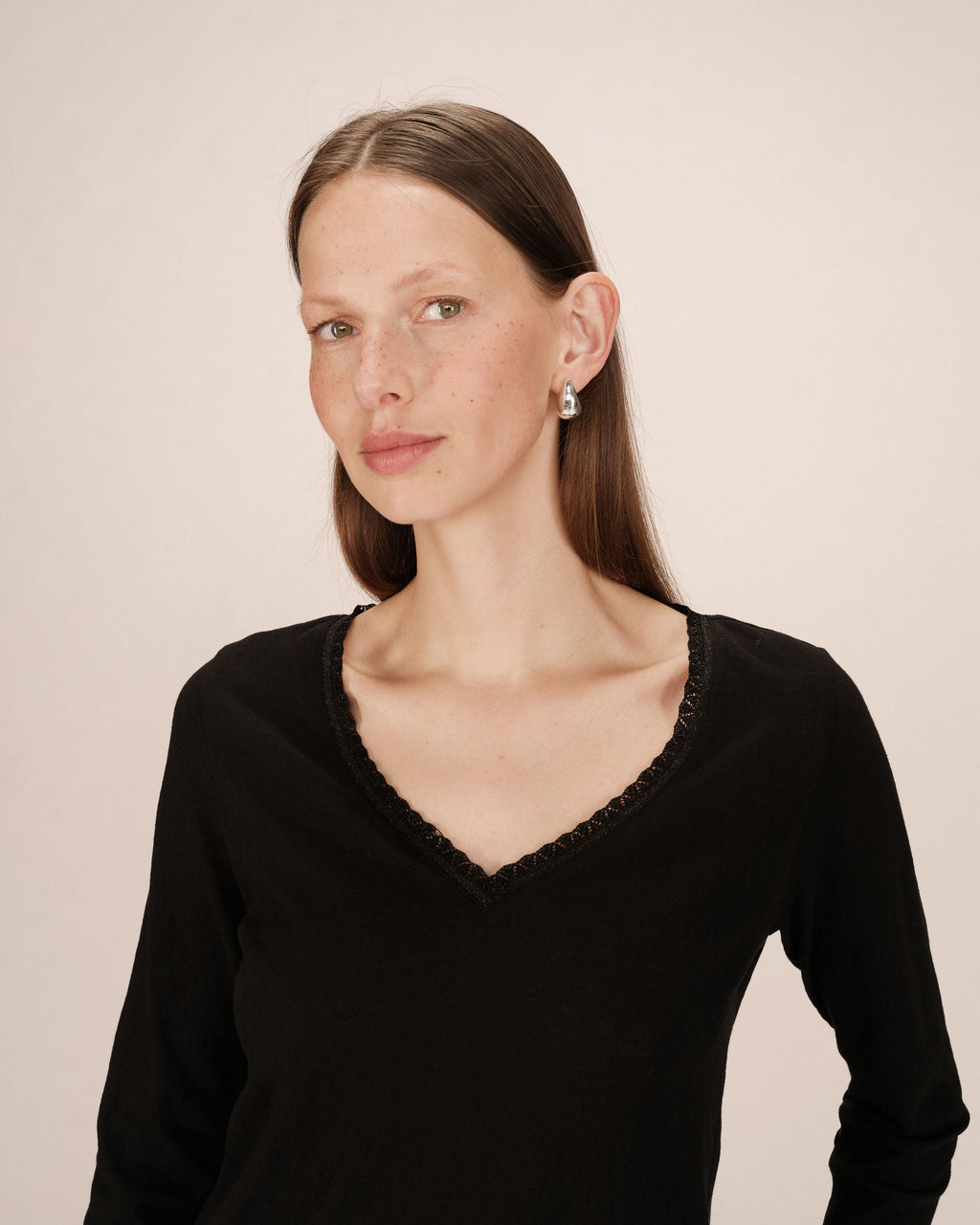 V-Neck T-Shirt Black Selton