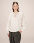 Blusa Cuello Anudado Crudo Serinda