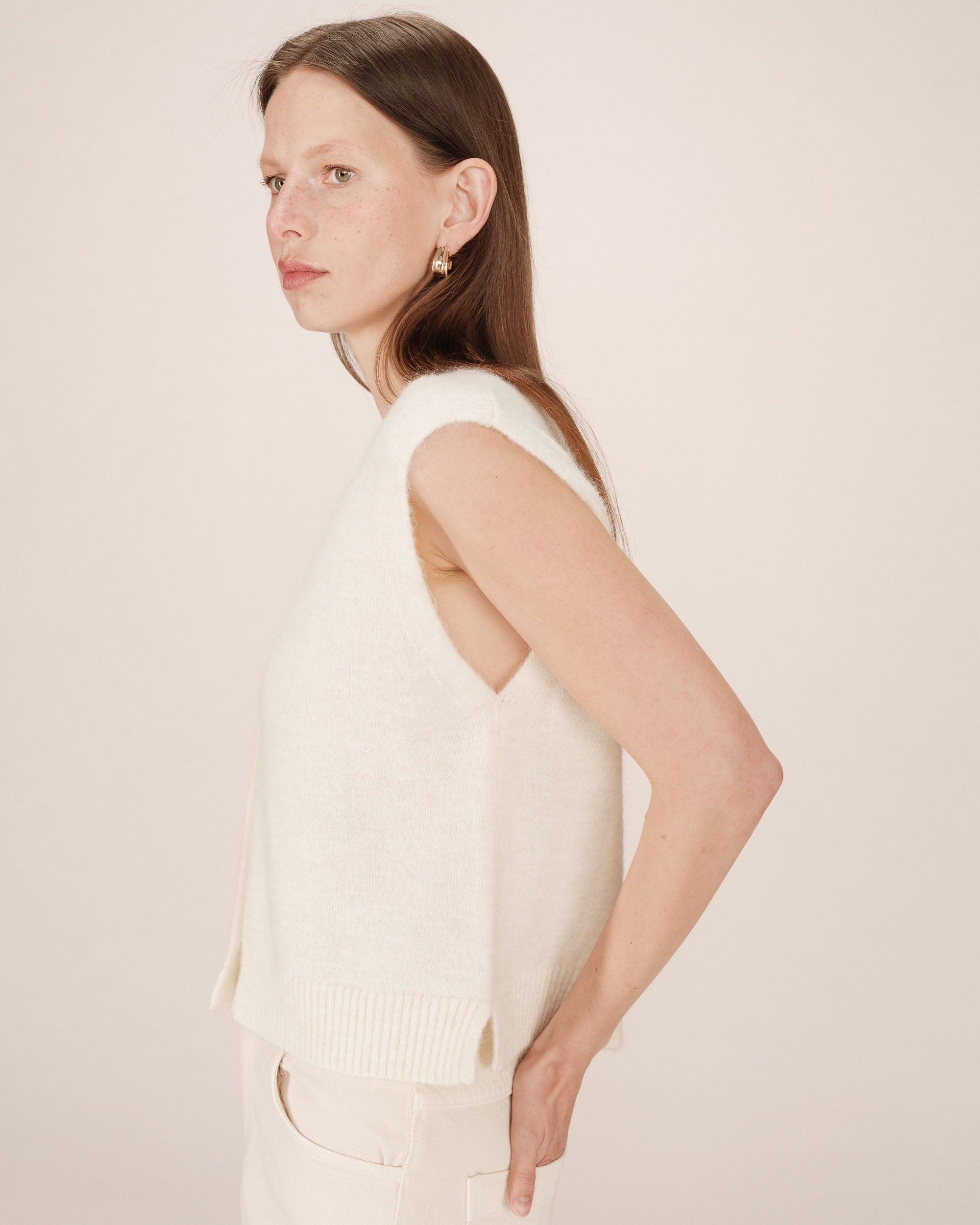 Sleeveless Cardigan Ivory Santa