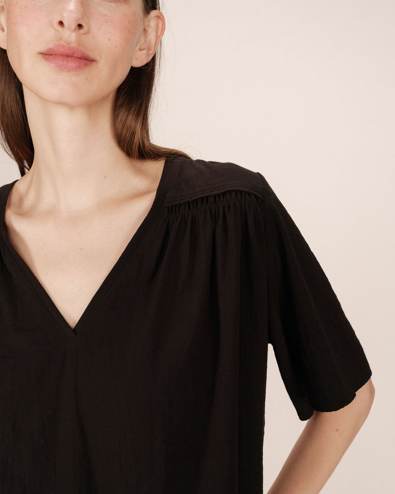 Seagal Straight Top With Gathers Black