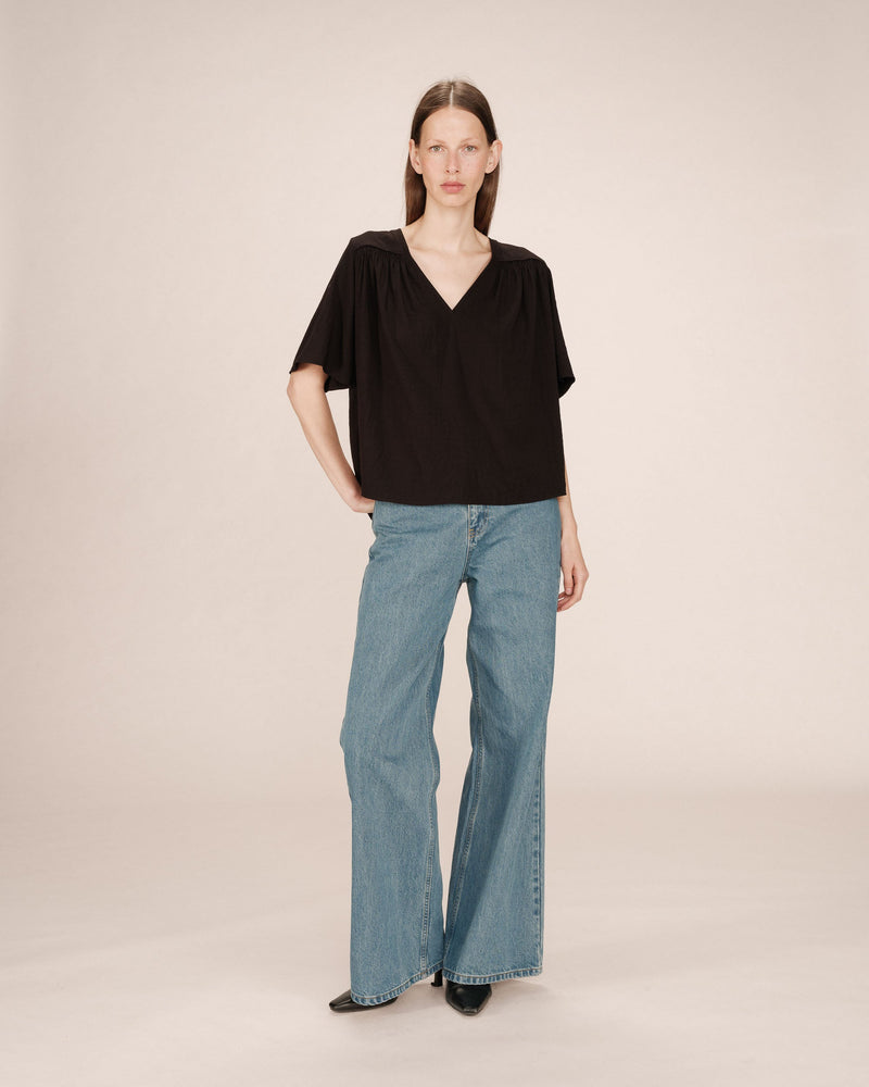 Seagal Straight Top With Gathers Black