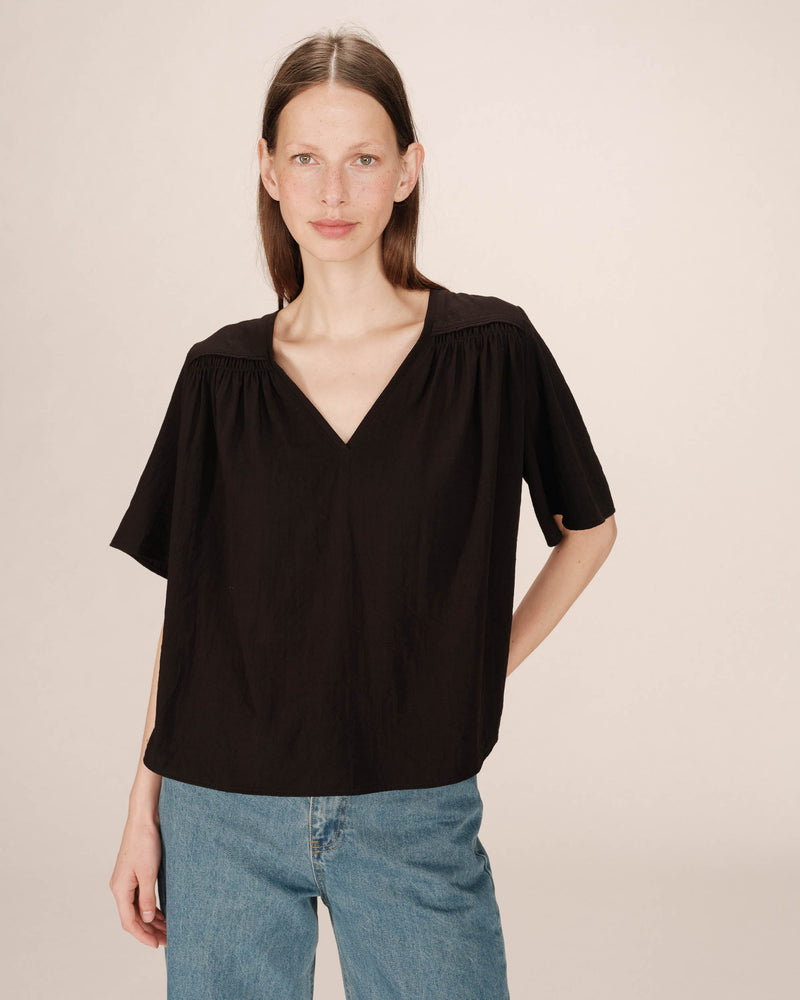 Seagal Straight Top With Gathers Black