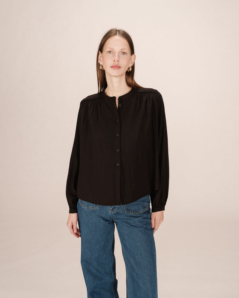 Straight Blouse With Gathers Black Savannah