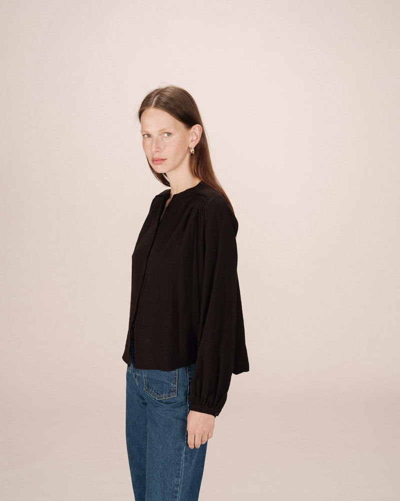 Straight Blouse With Gathers Black Savannah