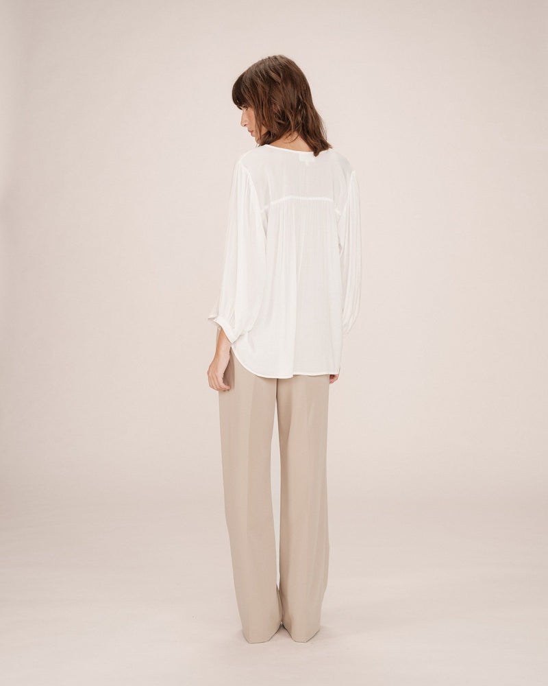 Solo Ivory Fluid Straight Blouse