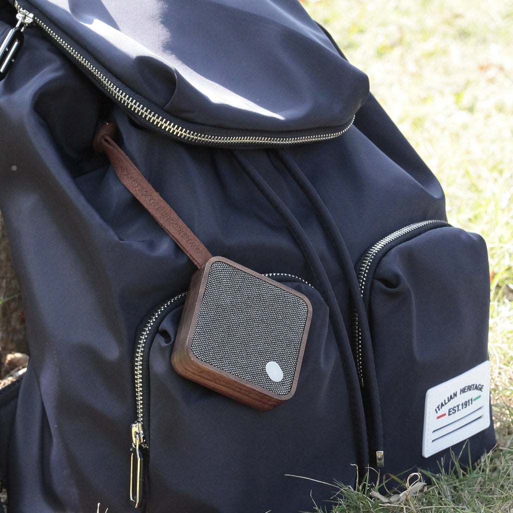 Altavoz Bluetooth MI cuadrado - Nogal natural