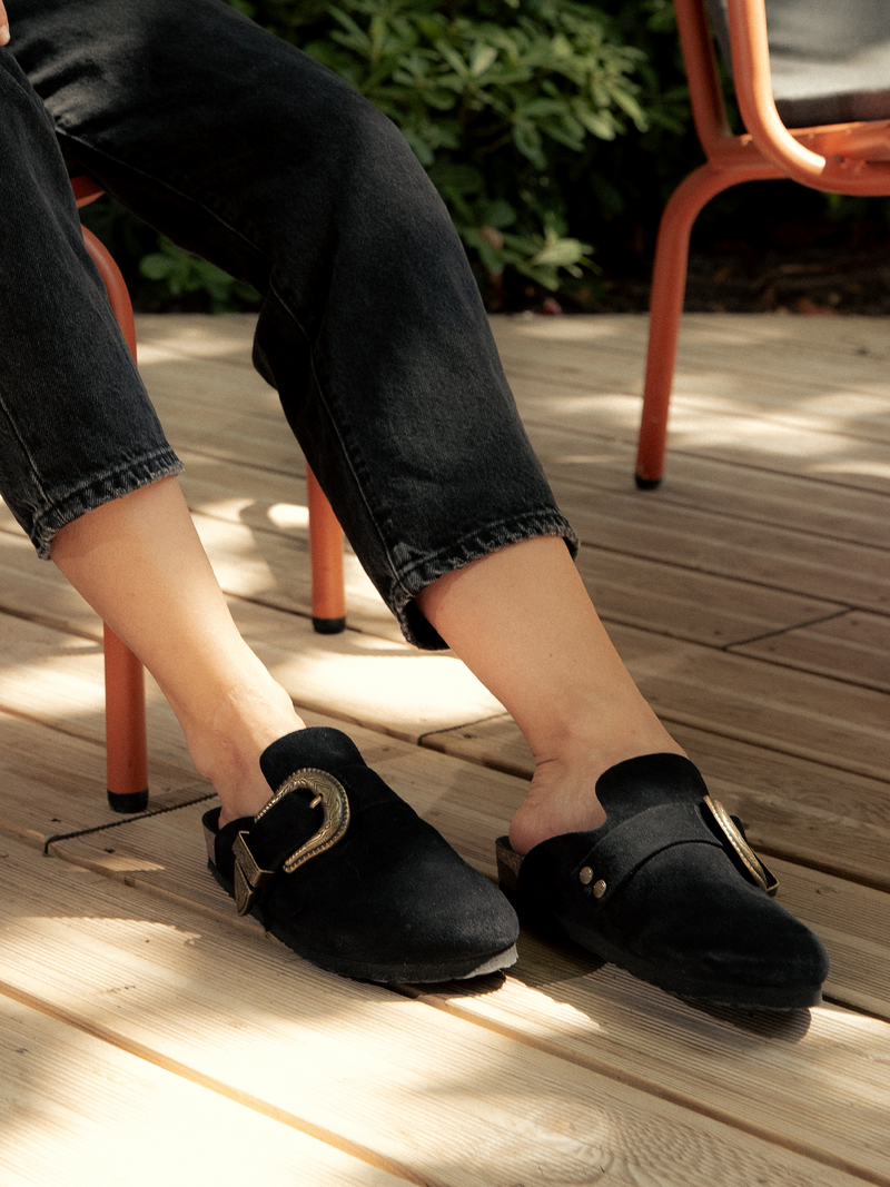 Zuecos Huma Velour Negro