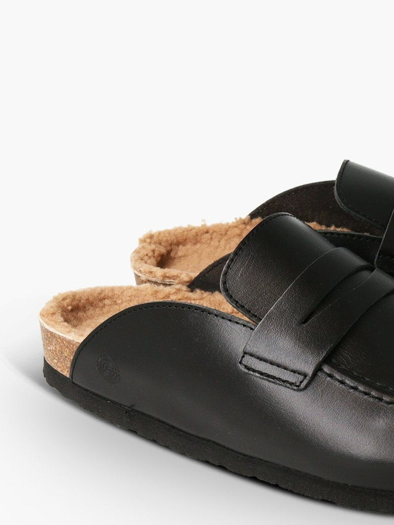 Lois Leather Black Clogs